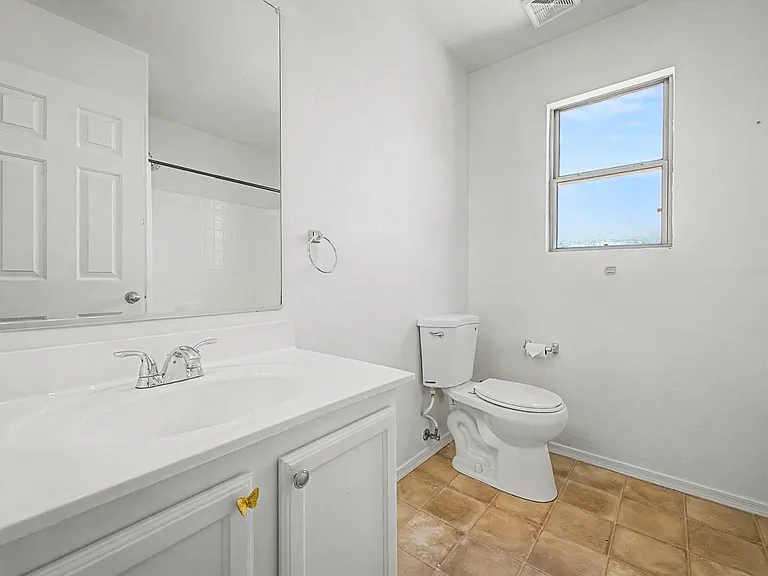 559 W Viola St — Photo 31