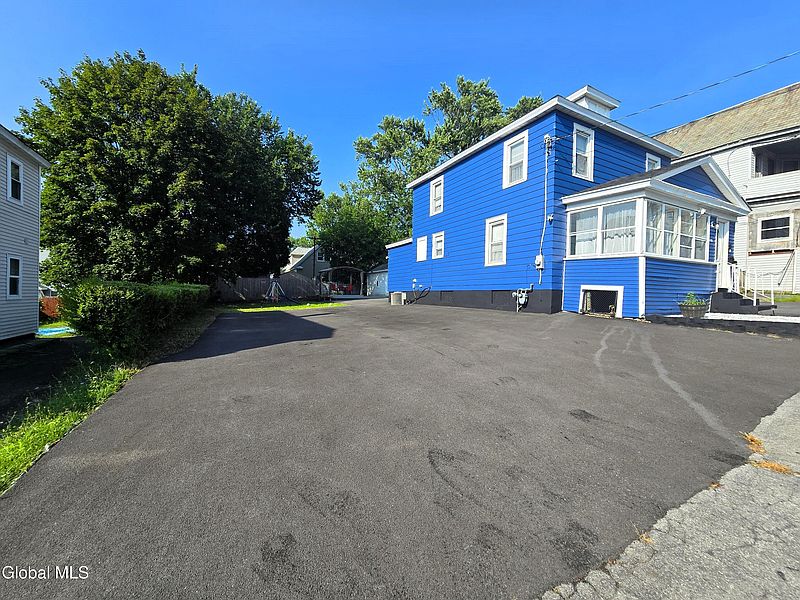 2nd image of 561 Clarendon Street