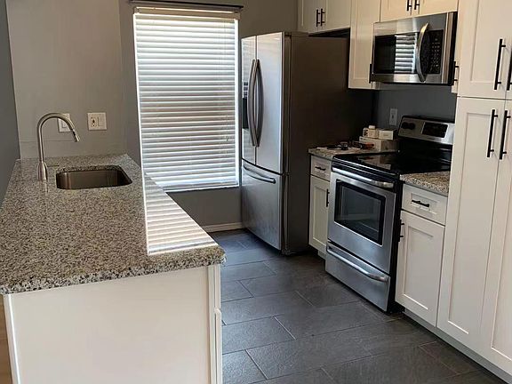 3rd image of 13536 Glasser Ave