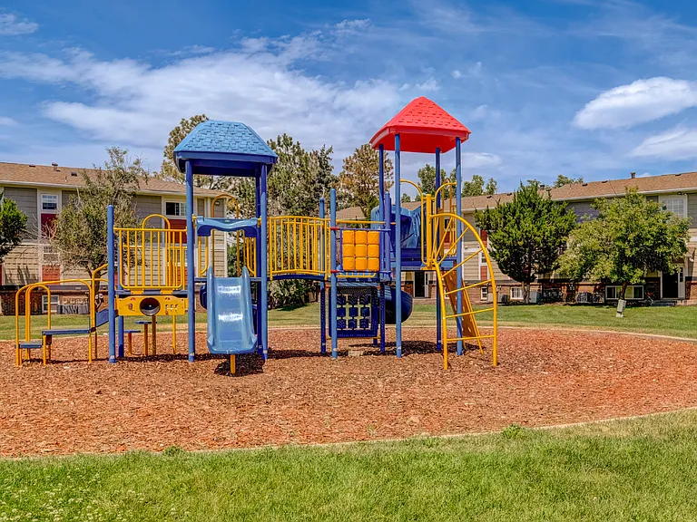 Aurora Hills — Photo 10