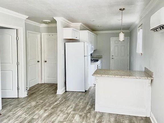 4th image of 2218 Lafreniere St