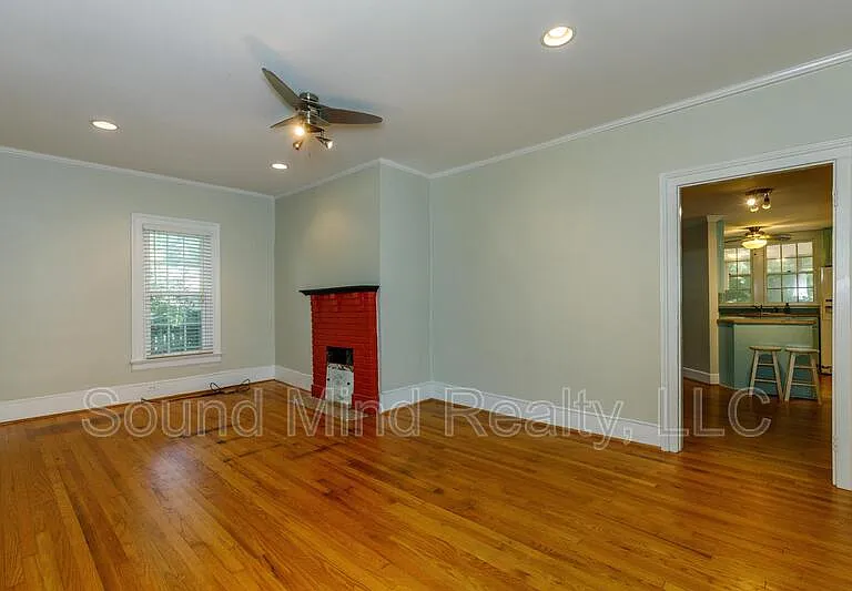 1514 Fairview Rd — Photo 5