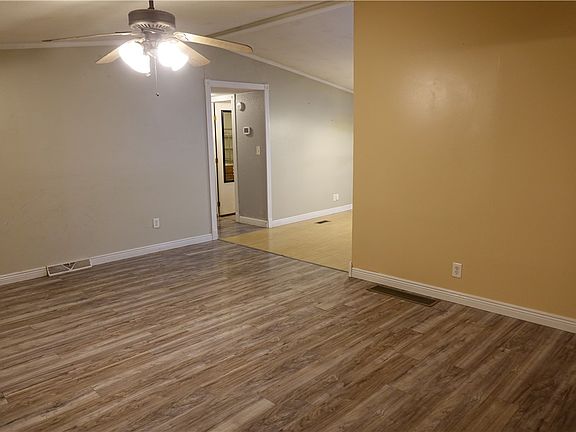 4th image of 623 S Clearfield Rd