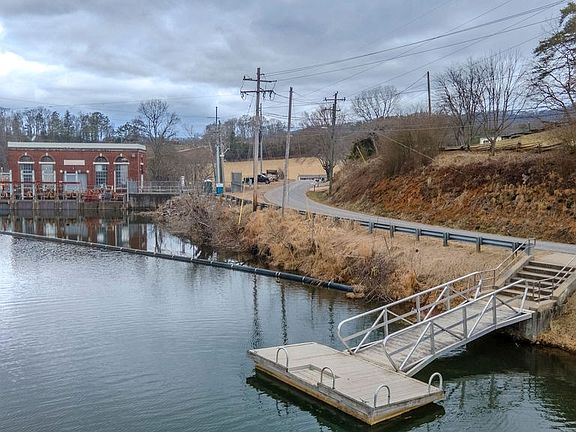 3rd image of 567 Clyde Downs Rd