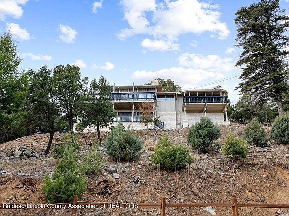 3rd image of 153 Sierra Vista Dr