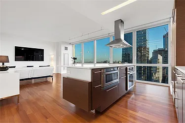 Rented by R New York