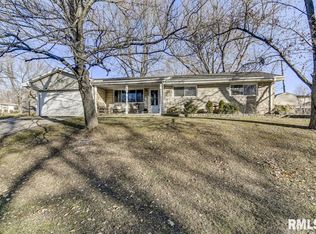 77 Bonniebrook Rd, Chatham, IL 62629
