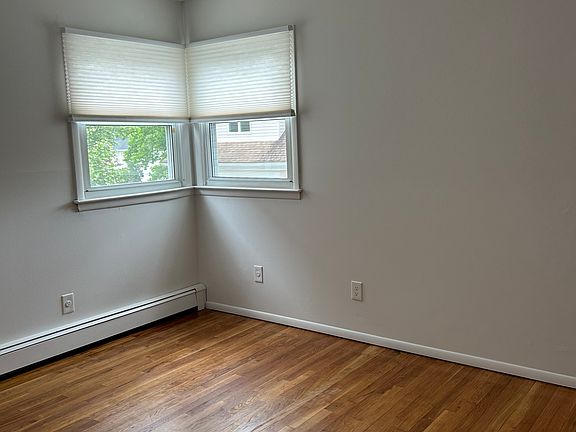 3rd image of 30 Notre Dame Ave Floor 1