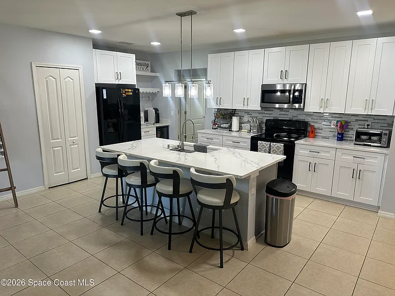 1133 Morgan Cir NE — Photo 4