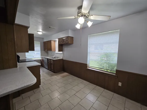 509 Arbor Ln, Lancaster, TX 75134