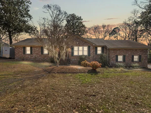 1027 Yeamans Hall Rd, Hanahan, SC 29410