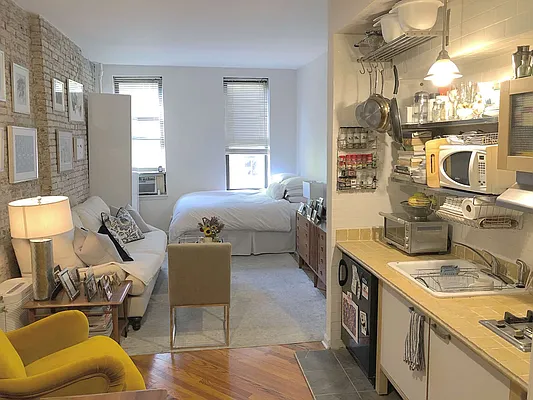 Rented by New York Manhattan Real Estate Incorporated | media 22
