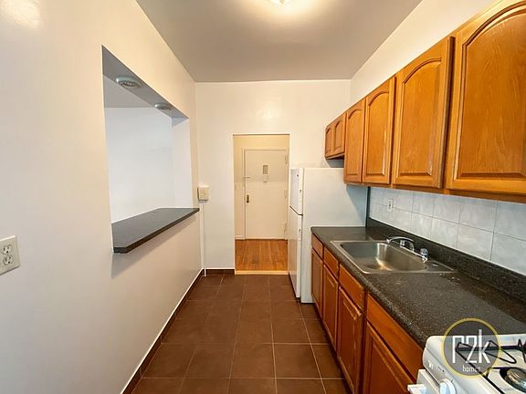 3rd image of 47-21 44th St #1F