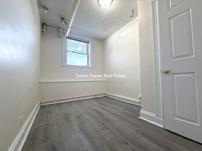 524 Cambridge St #1F — Photo 7
