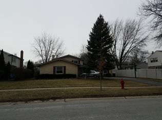 962 N Rohlwing Rd, Palatine, IL 60074