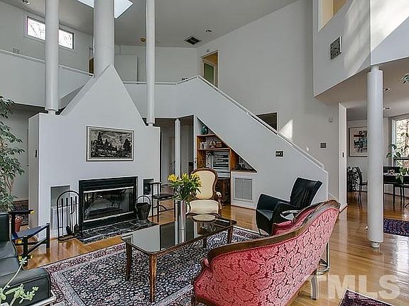 5th image of 3624 Carlisle Dr