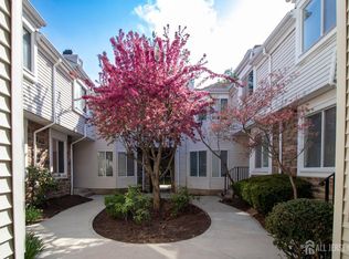 1025 Schmidt Ln, North Brunswick, NJ 08902