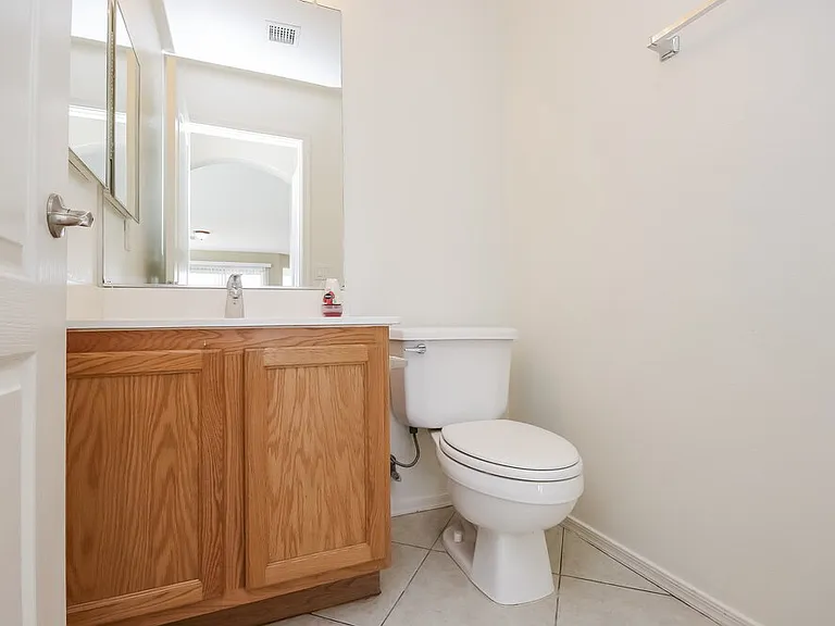 1713 S 82nd Ave — Photo 14
