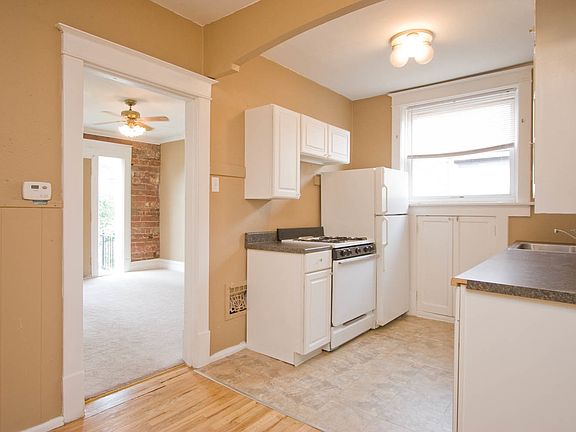 4th image of 5028 Lindenwood Ave #A
