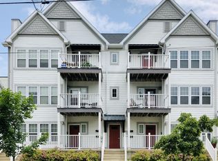 1808 N Warren Ave UNIT 302, Milwaukee, WI 53202