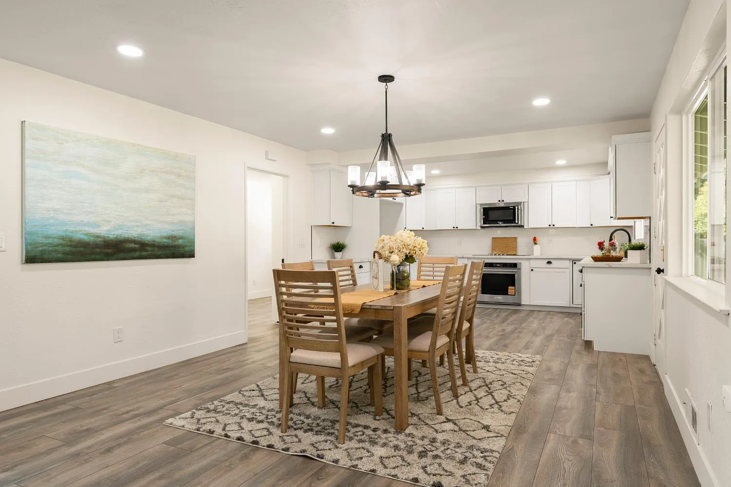 4 bed, 2205 sqft, $2,950 — Photo 4