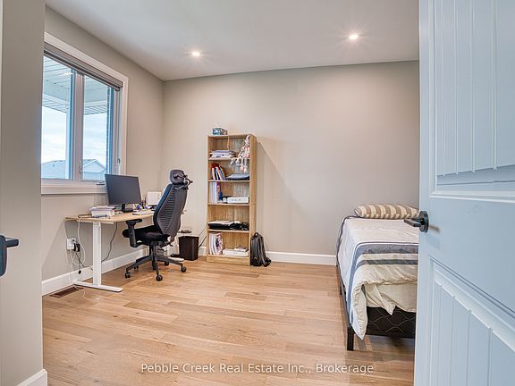 5th image of 182 Shearwater Trl