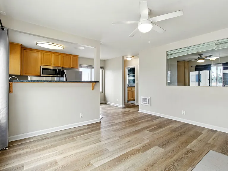 2123 Garnet Ave #5 — Photo 4