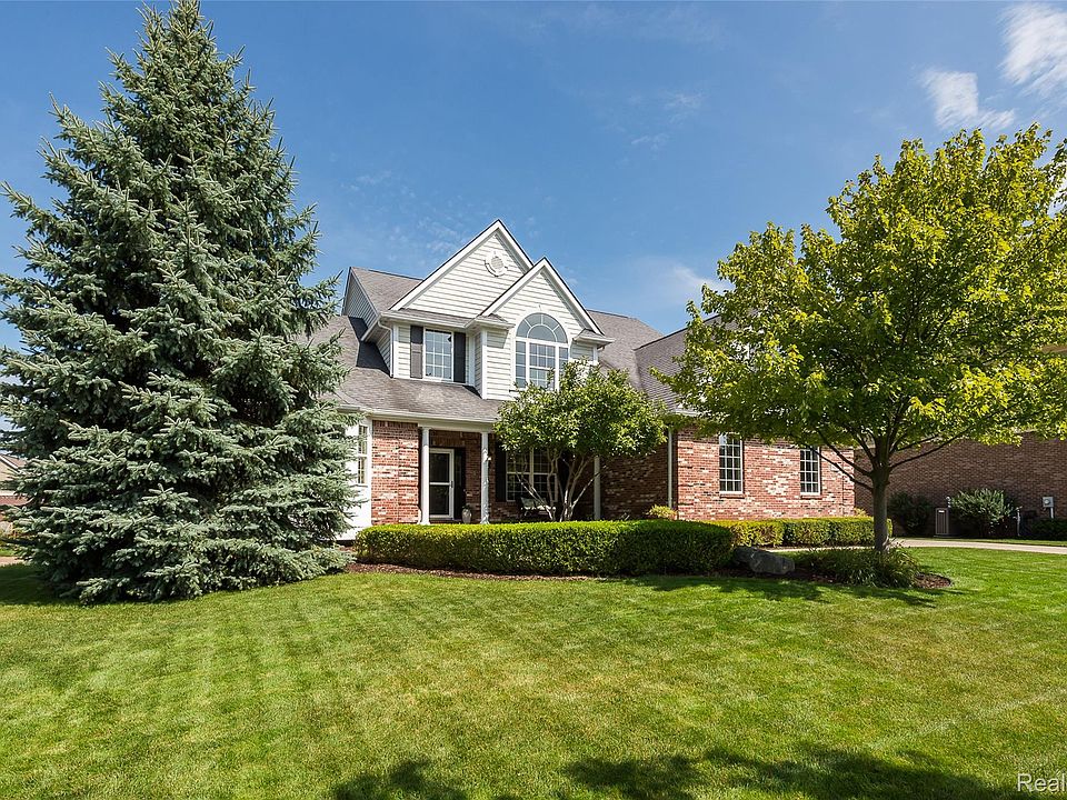1st image of 54892 Grenelefe Cir W