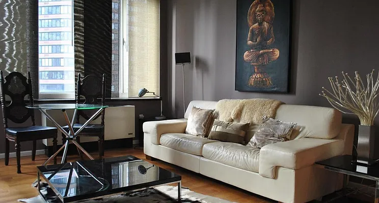 Rented by Batra Group Inc | media 25