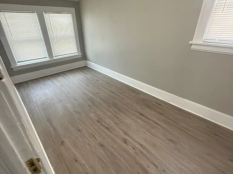 2742 Thomas Ave N — Photo 3
