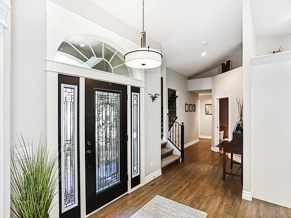 4th image of 5879 E Shoreline Dr