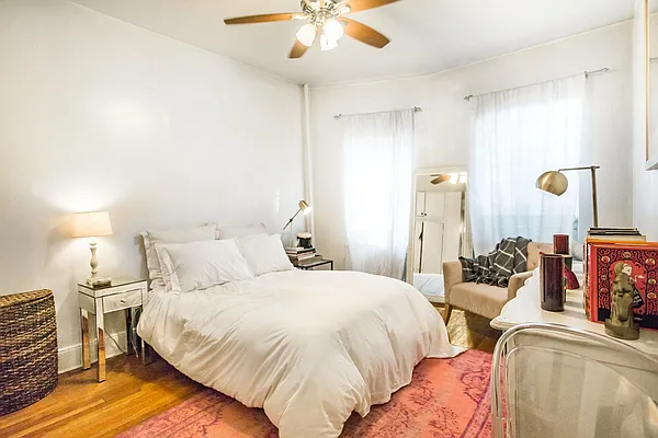 Rented by Century 21 Metropolitan | media 3