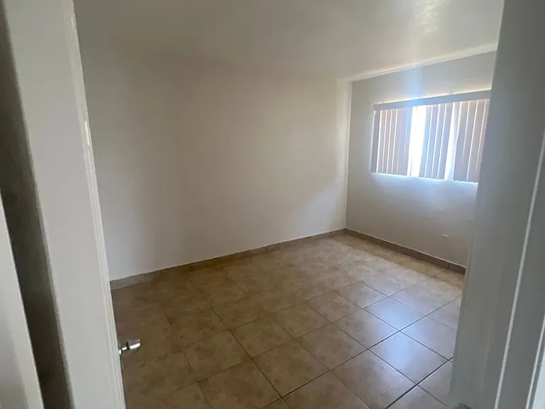 1214 W. Brook St — Photo 9