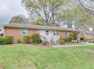 303 McCosh Dr, Chesapeake, VA 23320