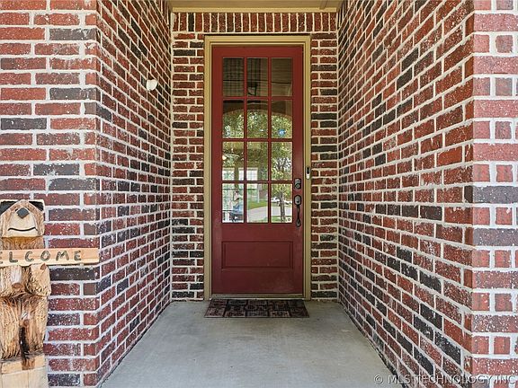 4th image of 13430 S 19th St