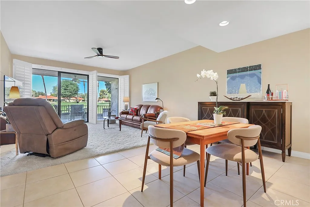 2 bed, 1320 sqft, $6,200 — Photo 1
