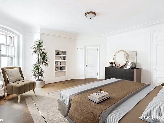 4th image of 2109 Broadway #14/131