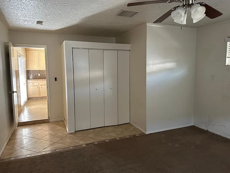 6013 W Laurie Ln — Photo 5