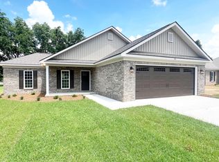 207 Silverthorn Dr, Brooklet, GA 30415