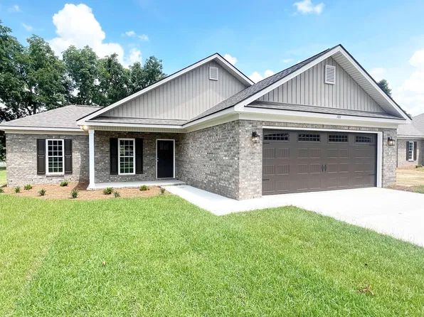 204 Silverthorn Dr, Brooklet, GA