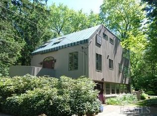 1014 Greacen Point Rd, Mamaroneck, NY 10543