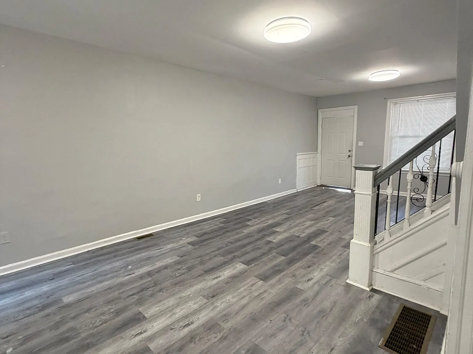 3 bed, 1290 sqft, $1,350 — Photo 2