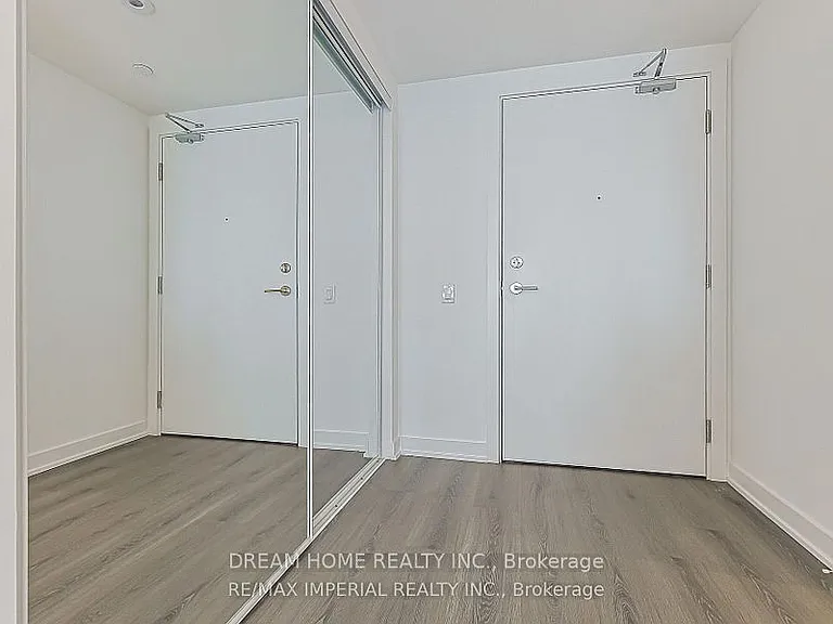 8 Wellesley St W #4907 — Photo 11