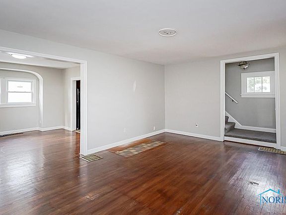 5th image of 406 Waggoner Blvd