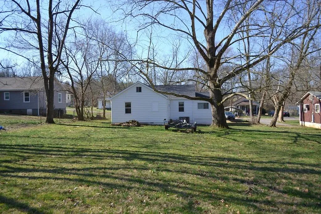 Backyard - 2311 Croydon Rd