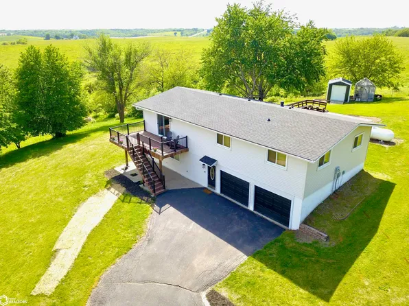 21 Eagle Dr, Grinnell, IA 50112
