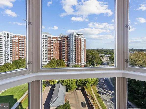 5809 Nicholson Ln APT 1402, Rockville, MD 20852