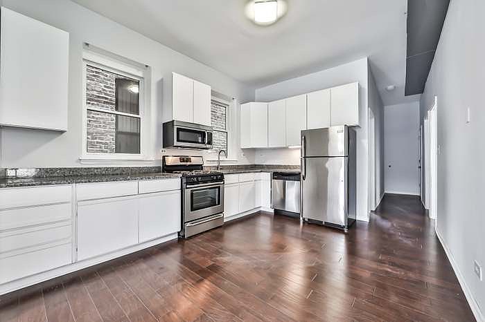 1st image of 1225 W Erie St #2