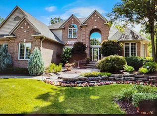 54344 Sweetwood Dr, Shelby Township, MI 48315