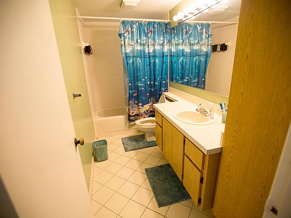 3rd image of 572 Green Springs Pl